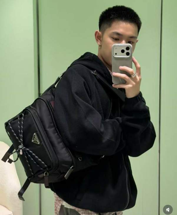 Picture of Prada Handbags _SKUfw238206063fw